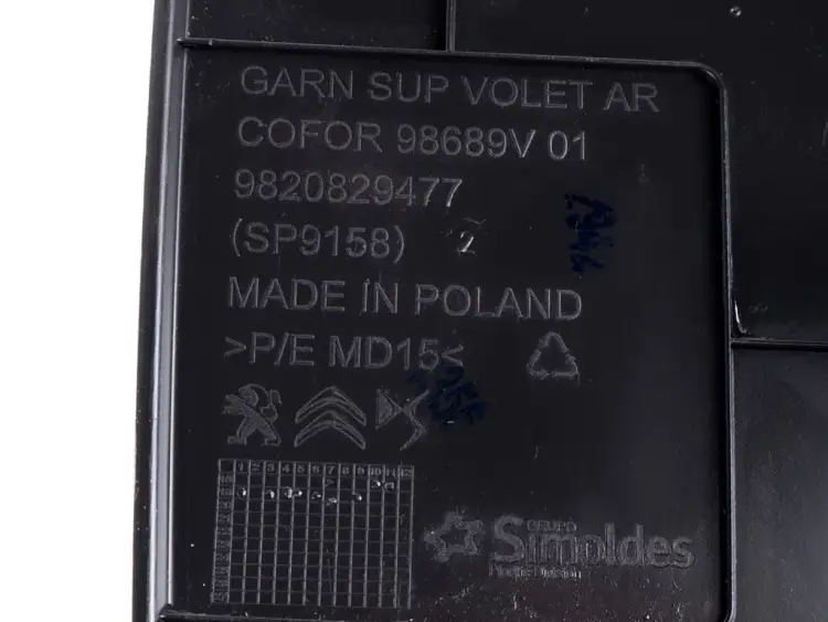 LISTWA KLAPY WEWNĘTRZNA GÓRNA 4