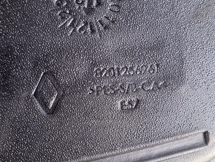 WYKŁADZINA BAGAZNIKA Z LOGO ZOE
 4