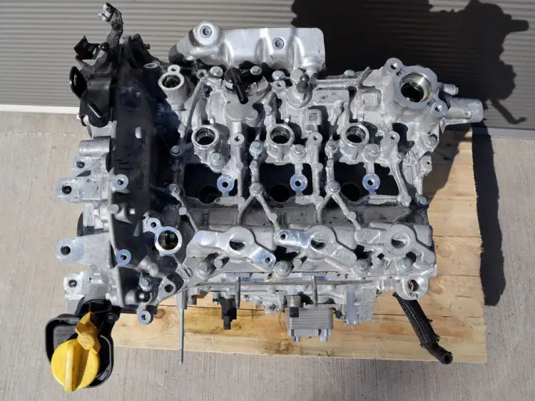 SILNIK 1.2 TCE E-TECH R663 1