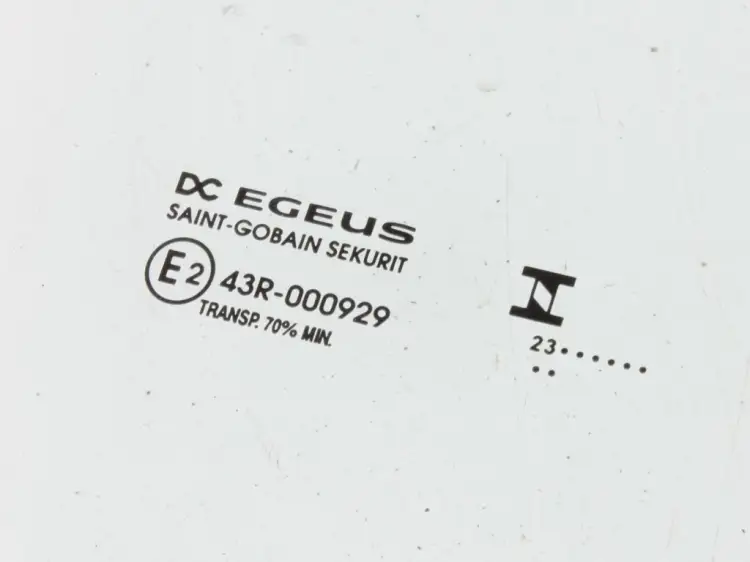 SZYBA DRZWI PRAWA PRZEDNIA 1