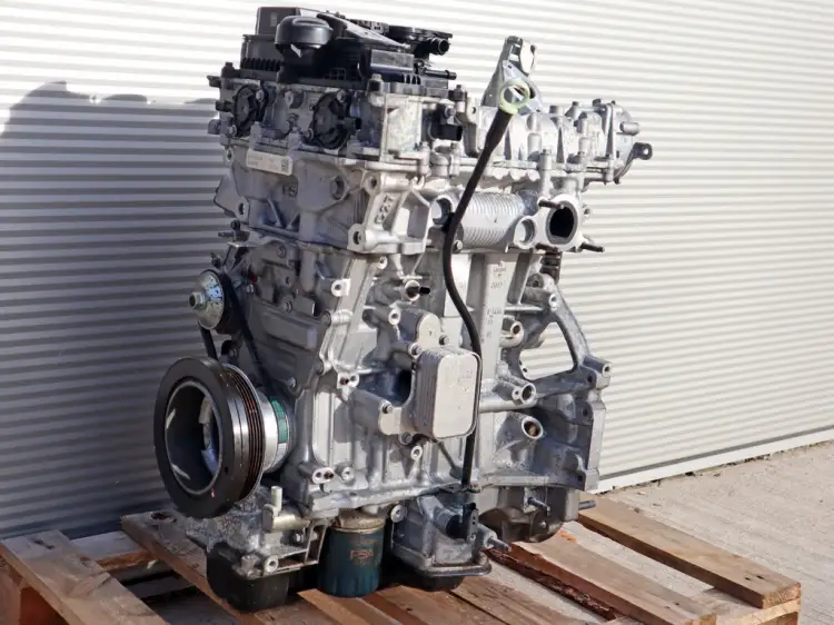 SILNIK NA AUCIE 1.2 T O004 1