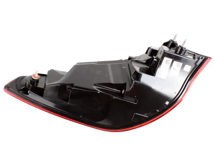LAMPA PRAWA TYLNA W BŁOTNIK 3