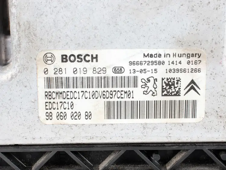 KOMPUTER ECU  1