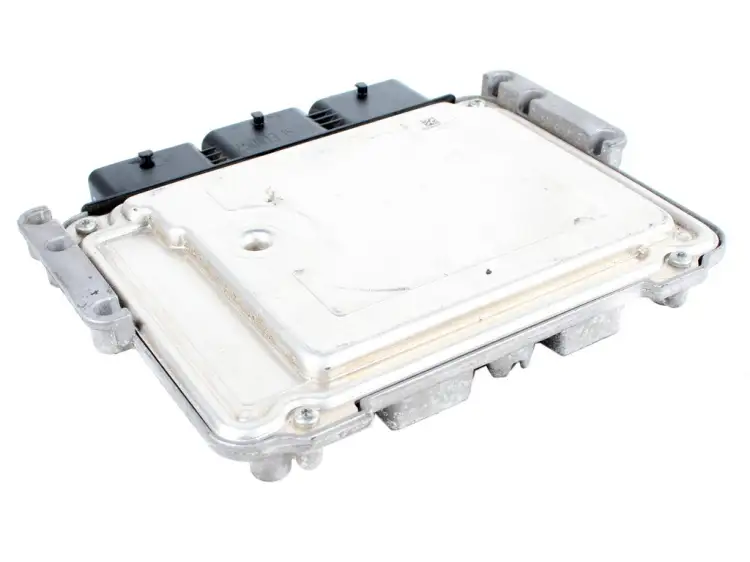 KOMPUTER ECU  4