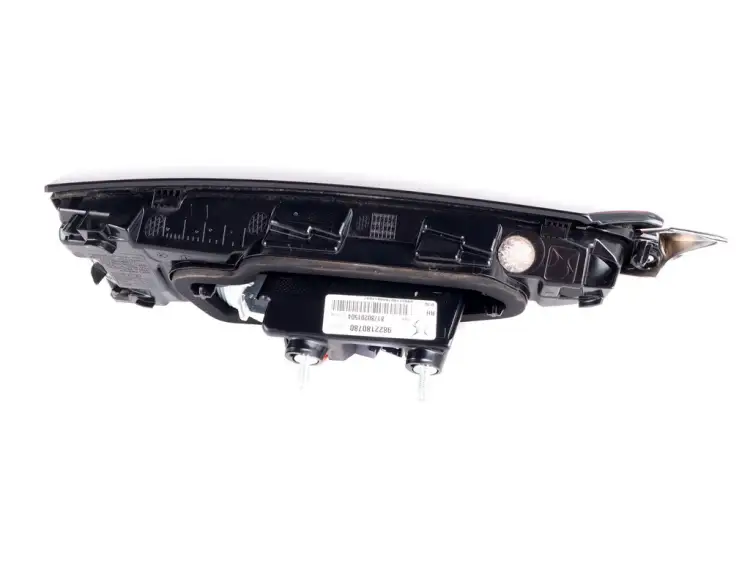 LAMPA PRAWA TYLNA KLAPY 2