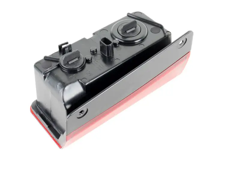LAMPA TYLNA PRAWA DOLNA KOMPLETNA 3