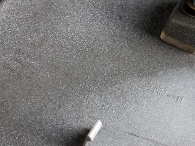 NAROŻNIK SŁUPKA LEWEGO TYLNIEGO GÓRNY 3