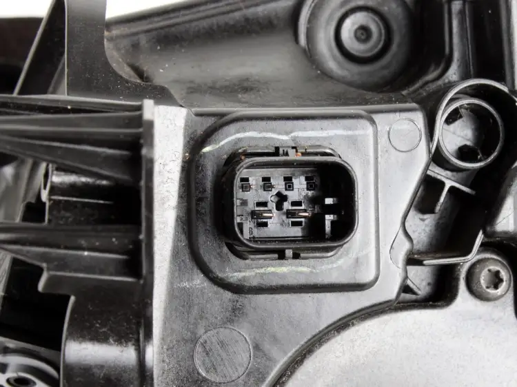 REFLEKTOR PRAWY LASER 8