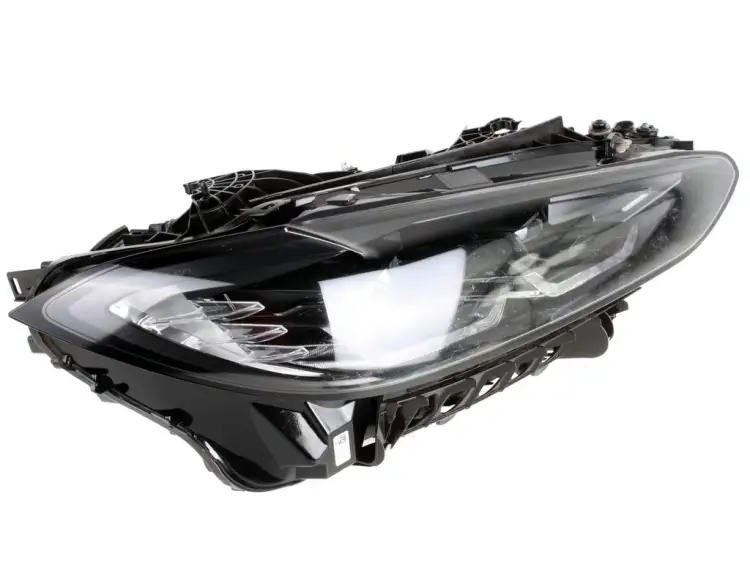 REFLEKTOR LED PRAWY PRZEDNI UK 1