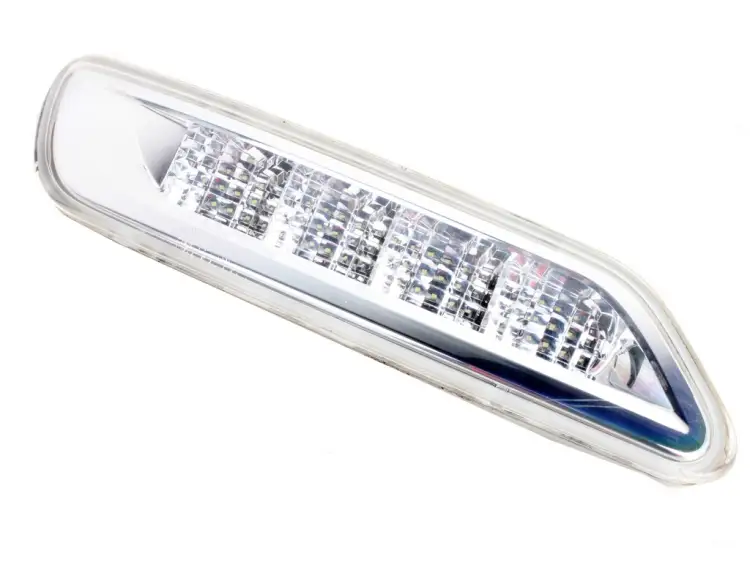 LAMPA LED PRAWA GÓRNA