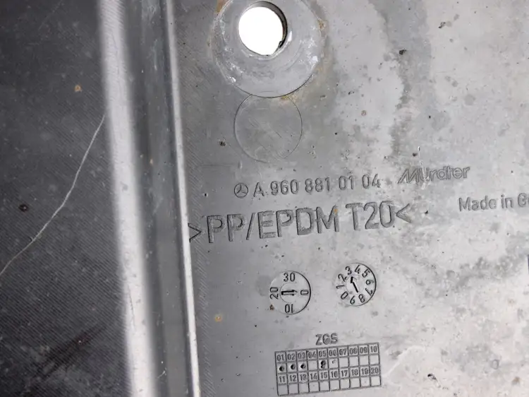 NADKOLE BŁOTNIK KABINY PRAWY GÓRNY TYLNY 4
