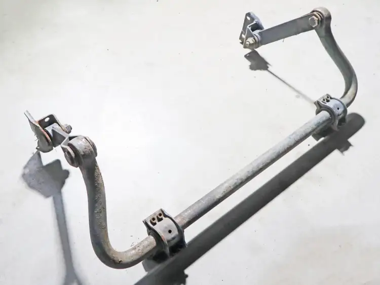 STABILIZATOR PRZEDNI Z ŁĄCZNIKAMI 1