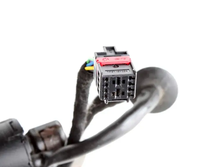 SIŁOWNIK ELEKTRYCZNY KLAPY TYLNEJ BAGAŻNIKA 5
