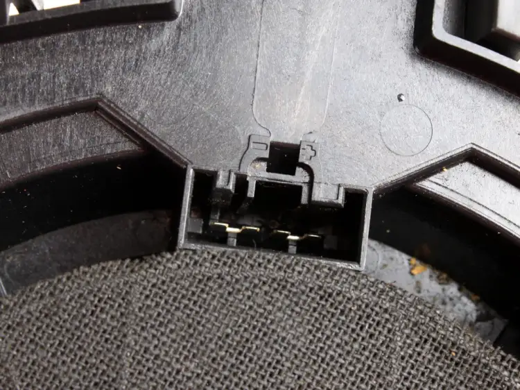 GŁOŚNIK NISKOTONOWY SUBWOOFER LEWY 5