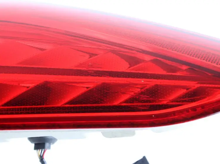 LAMPA LEWA TYLNA 2