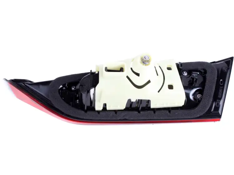 LAMPA LED LEWA TYLNA W KLAPĘ - UK 3