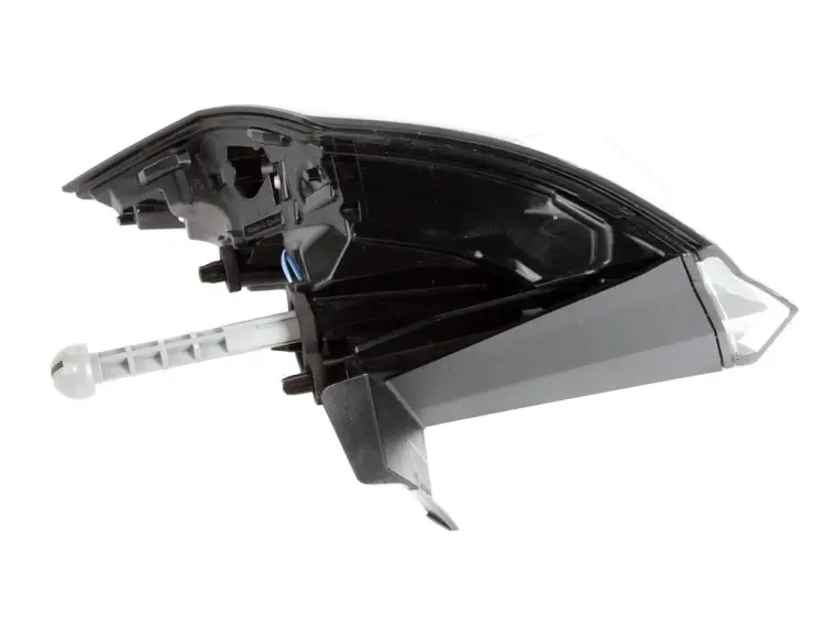 LAMPA PRAWA TYLNA W BŁOTNIK 3