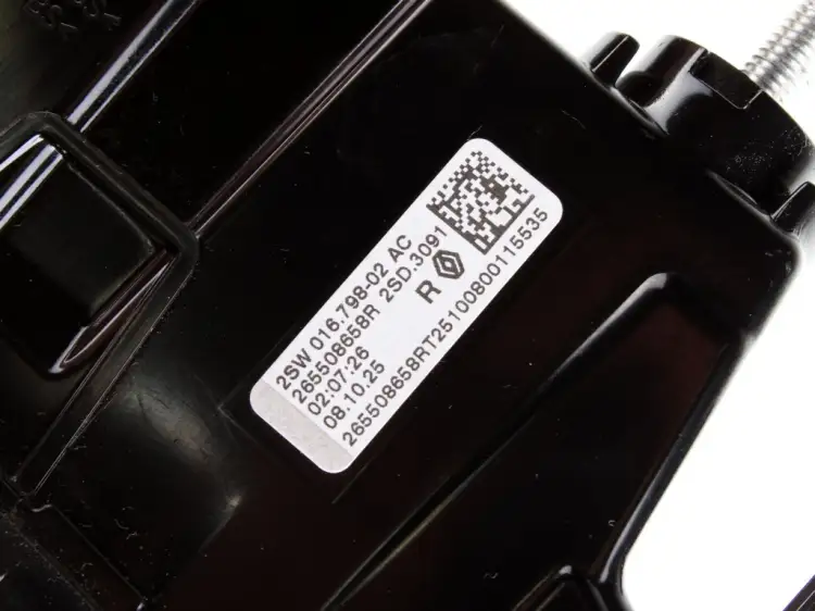 LAMPA PRAWA TYLNA W KLAPĘ 4