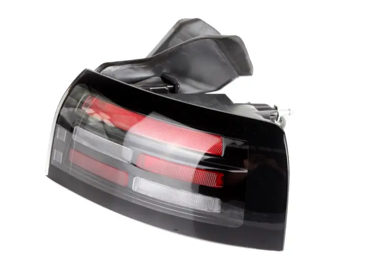 LAMPA PRAWA TYLNA W BŁOTNIK 2