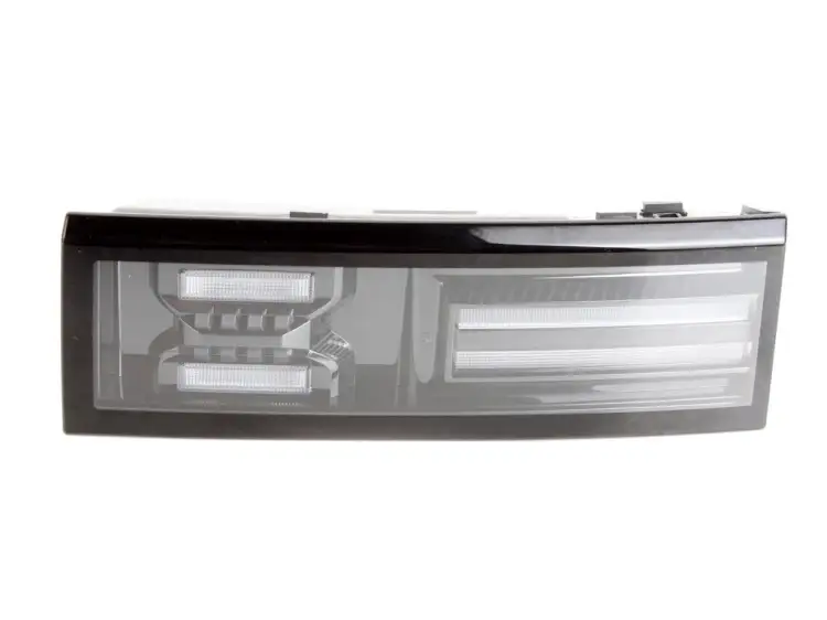 LAMPA PRAWA TYLNA W KLAPE LED