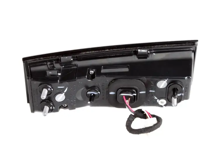 LAMPA PRAWA TYLNA W KLAPE LED 2