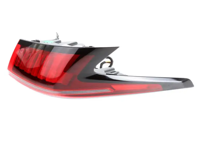 LAMPA LEWA TYLNA W BŁOTNIK 1