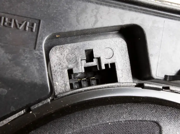 GŁOŚNIK NISKOTONOWY SUBWOOFER CENTRALNY PRAWY 3