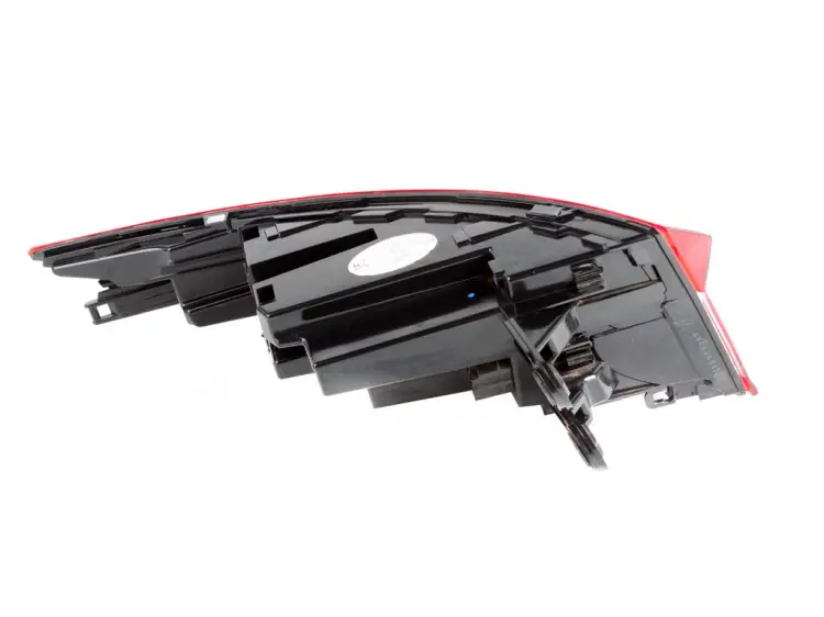 LAMPA LED PRAWA TYLNA W BŁOTNIK 3