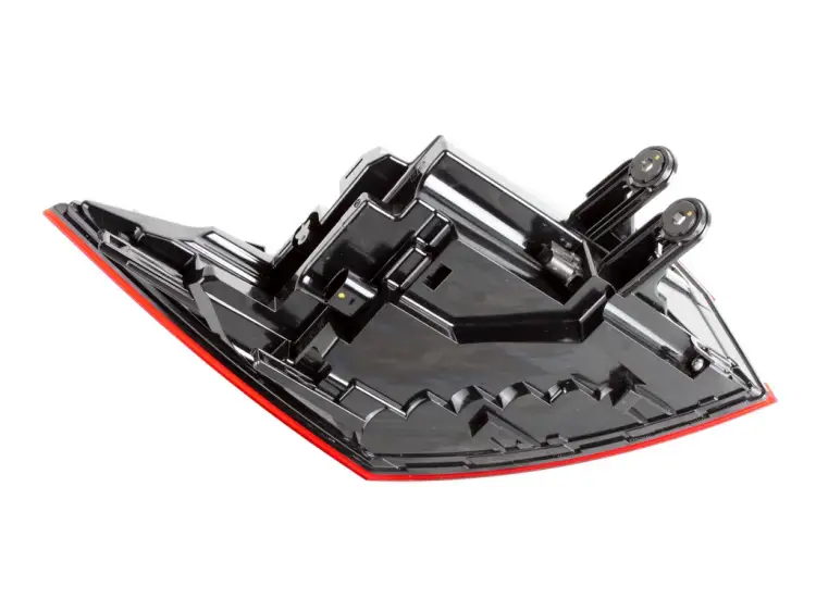 LAMPA LED PRAWA TYLNA W BŁOTNIK 4